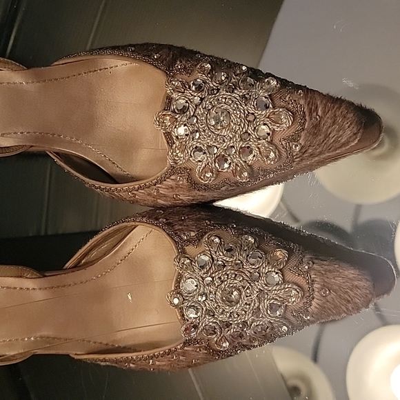 RENE' CAOVILLA  beige leather satin pony hair rinestones  sz 36.5  kitten heels - Picture 3 of 13
